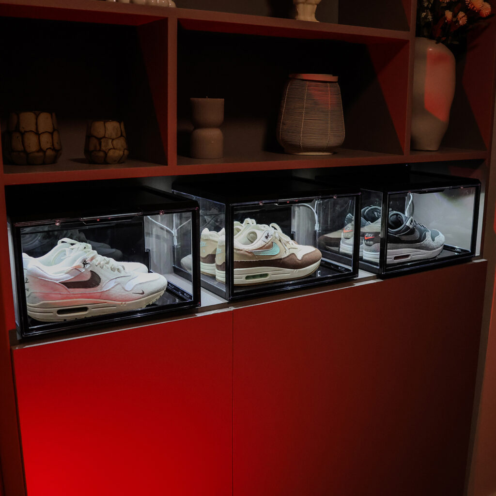 Sneakerbox LED zwart