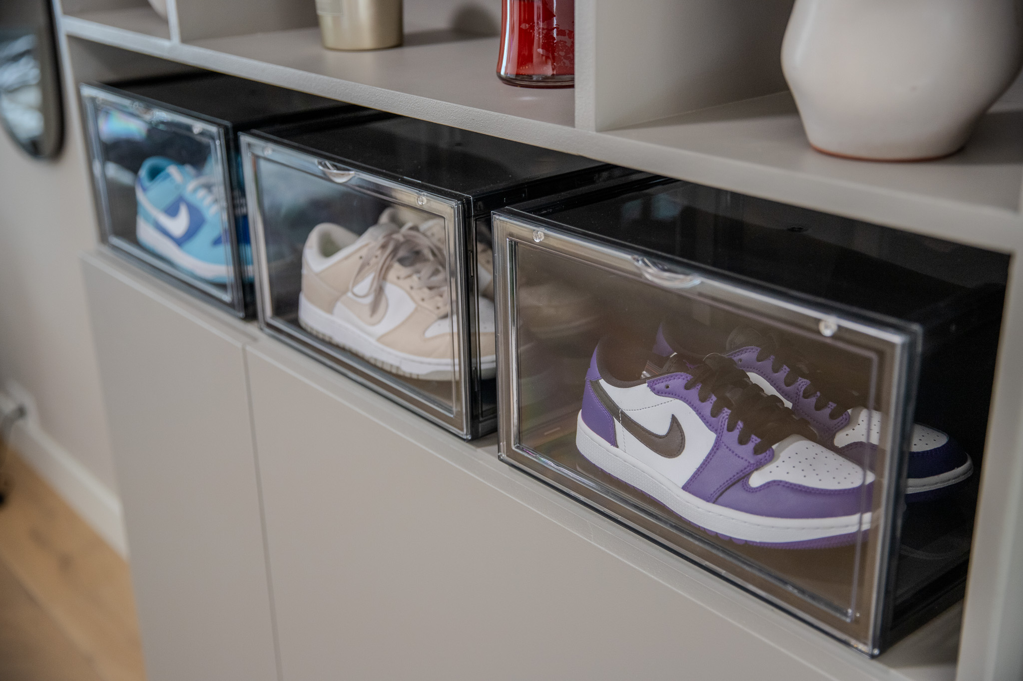 Sneakerbox zwart sfeer interieur - sneakerbox kopen?